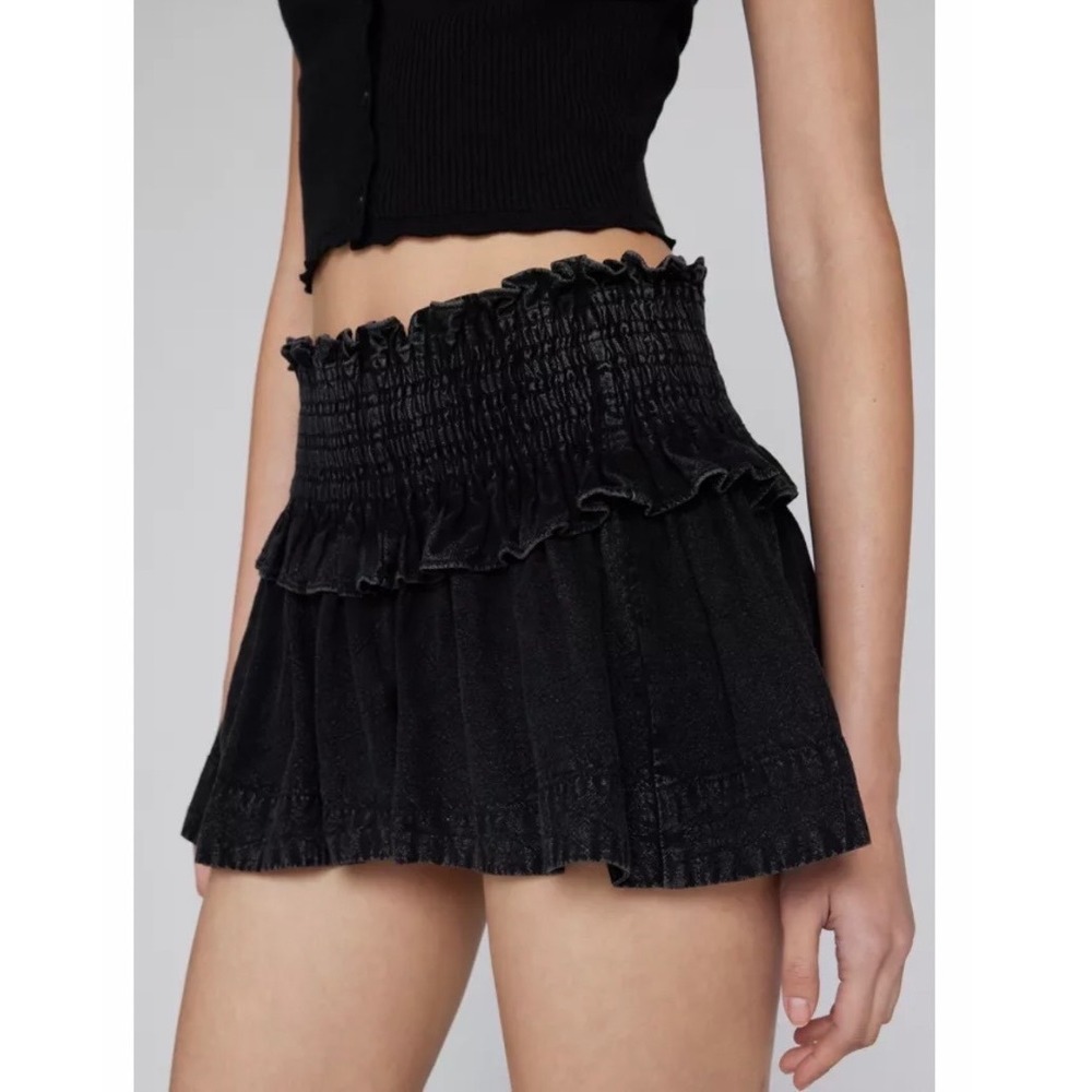 Kimchi Blue Urban Outfitters Aria Mini Micro Ruffle Shorts Linen‎ Acid Washed L